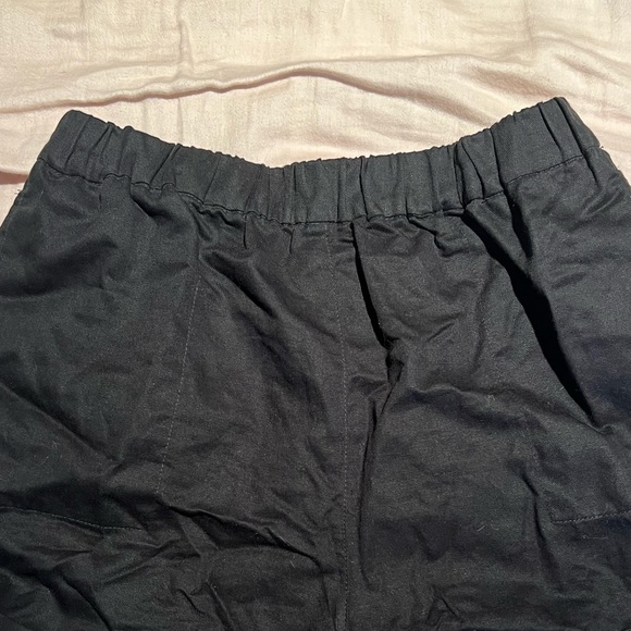 Wilfred Free Aritzia Black linen shorts - Picture 3 of 3